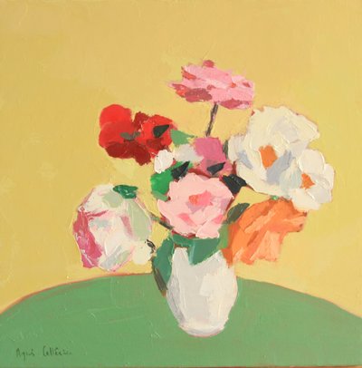 Bouquet de roses sur la table verte